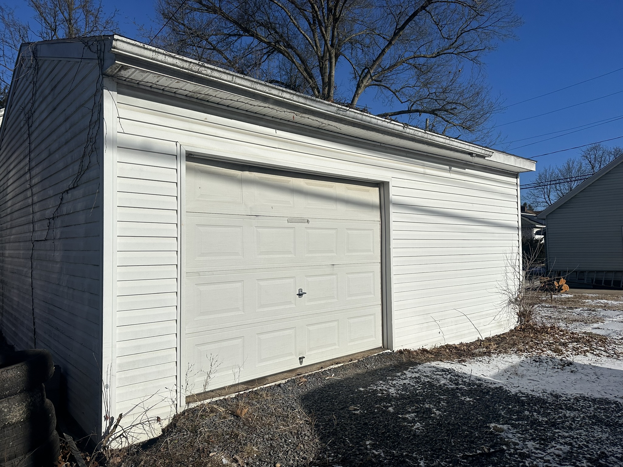 47 East Main Street - Garage