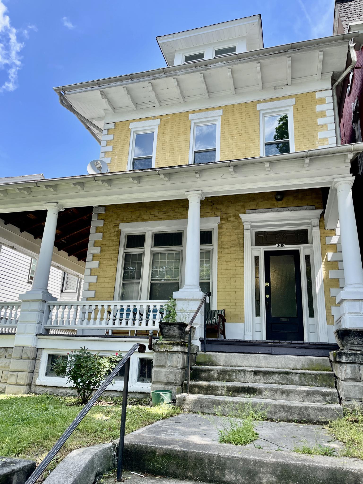 208 East Main Street - 2